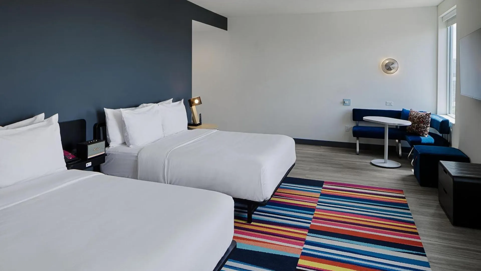 Aloft Columbus Hotel 3*,